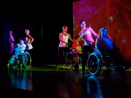 Danzaterapia actuará en Agrupación Artística item-thumbnail