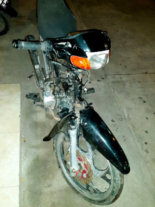 Personal policial recupera una motocicleta sustraída