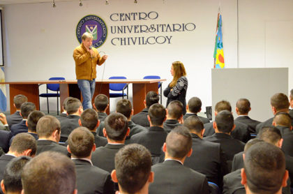 El Secretario de Seguridad brindó una charla a los cadetes de policía