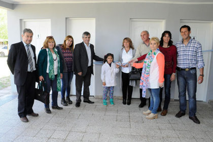 Inauguración de baños en la Escuela Primaria de Gorostiaga