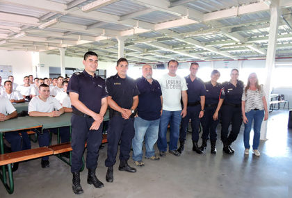 Continúa la formación extracurricular para los cadetes de la escuela de Policía local item-thumbnail