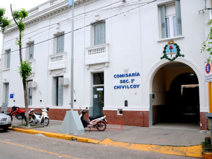 Allanan vivienda de un periodista de LA RAZÓN y revisan computadoras en la redacción item-thumbnail