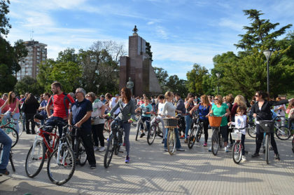 Se realizó la Bicicleteada Familiar por las Plazas de nuestra ciudad