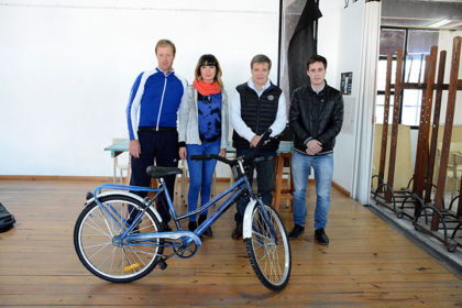 Chivilcoy en Bici presentó la segunda bicicleta intervenida por los alumnos de Artes Visuales