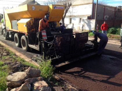 Finaliza la obra de asfalto en Moquehuá