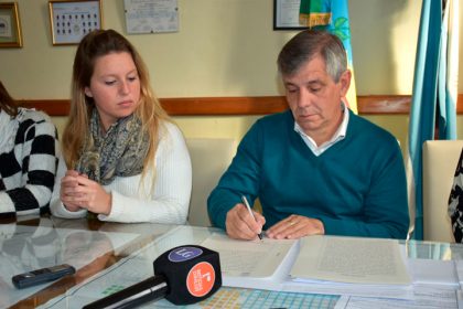 La firma INYEPLAST firmó su escritura item-thumbnail