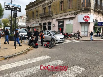 Accidente de tránsito en la esquina de San Martín y 25 de Mayo