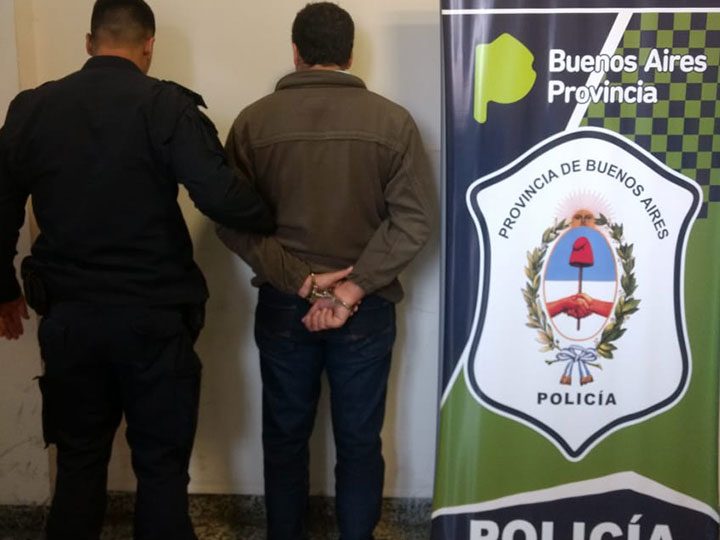 <span style='color:#f000000;font-size:14px;'>POLICIALES</span><br>Detienen a un sujeto por el robo de un teléfono celular item-thumbnail
