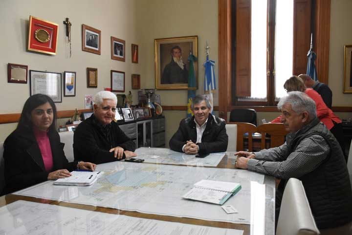 <span style='color:#f000000;font-size:14px;'>REUNIÓN CON ABSA</span><br>Reunión con el presidente de ABSA por la puesta en funcionamiento de la Planta de Ósmosis Inversa item-thumbnail