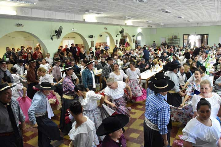 <span style='color:#f000000;font-size:14px;'>BENÍTEZ</span><br>Se desarrolló la 33° Fiesta del Agricultor en Benítez item-thumbnail