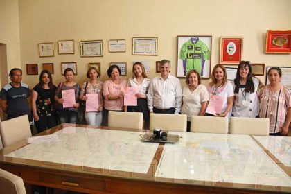 <span style='color:#f000000;font-size:14px;'>VIAJEROS</span><br>Se entregaron órdenes de viaje por una suma de $70.500 para alumnos de escuelas de Chivilcoy item-thumbnail