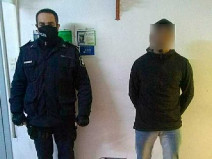 <span style='color:#f000000;font-size:14px;'>POLICIALES</span><br>Detienen a un hombre por agredir con agua caliente a su expareja item-thumbnail