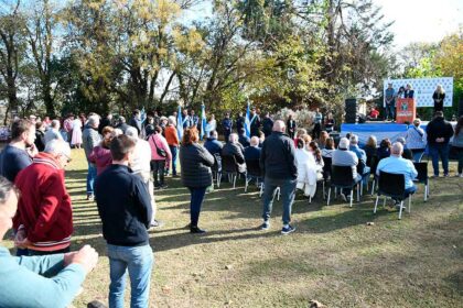 <span style='color:#f000000;font-size:14px;'>LOCALES</span><br>El intendente Britos encabezó el acto por el 112° aniversario de Indacochea item-thumbnail