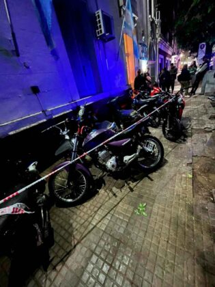 <span style='color:#f000000;font-size:14px;'>POLICIALES</span><br>Operativos policiales en Chivilcoy: secuestran motos preparadas para correr, creando situaciones de peligro