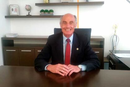 <span style='color:#f000000;font-size:14px;'>LOCALES</span><br>Horacio Vero presentará sus libros en Villa María