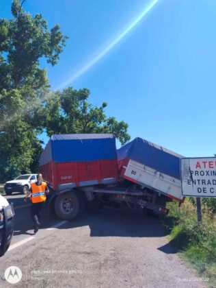 <span style='color:#f000000;font-size:14px;'>LOCALES</span><br>Choque entre dos camiones en la Ruta 5, uno de ellos era conducido por un chivilcoyano