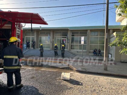 <span style='color:#f000000;font-size:14px;'>LOCALES</span><br>Bomberos sofocaron un incendio en el Hospital Municipal: Evacuaron a 13 personas en el Área de Salud Mental