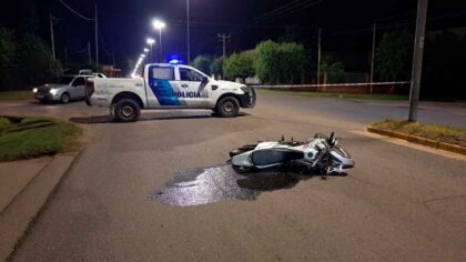 <span style='color:#f000000;font-size:14px;'>LOCALES</span><br>Accidente en la madrugada: Colisión entre una moto y una camioneta