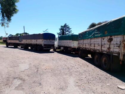 <span style='color:#f000000;font-size:14px;'>POLICIALES</span><br>Accidente en la playa de estacionamiento de Molinos Río de la Plata: un camionero resultó gravemente herido