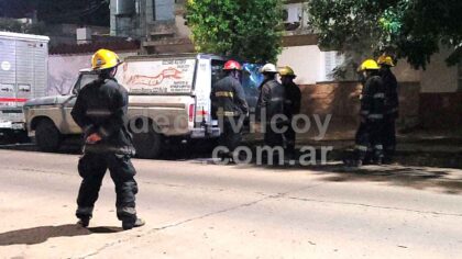 <span style='color:#f000000;font-size:14px;'>LOCALES</span><br>Bomberos controlan una fuga de gas en una camioneta en calle Olavarría