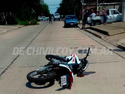<span style='color:#f000000;font-size:14px;'>LOCALES</span><br>Colisión en calle La Rica: un automóvil habría chocado intencionalmente a una moto y se dio a la fuga item-thumbnail