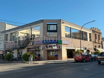 <span style='color:#f000000;font-size:14px;'>LOCALES</span><br>Denuncian nuevo caso de violencia en Lima Club: joven convulsionó tras ser golpeado y familia critica desatención item-thumbnail