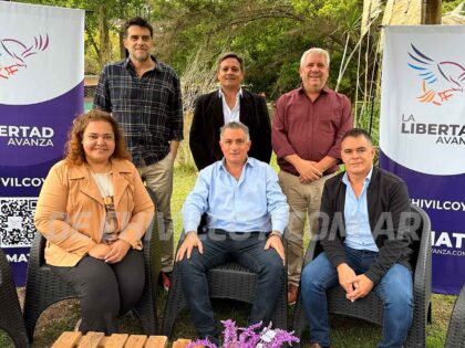 <span style='color:#f000000;font-size:14px;'>POLÍTICA</span><br>Video | Pareja en Chivilcoy: “Le ganamos a todos en 2023 y seguimos en la calle; los demás duermen la siesta” item-thumbnail
