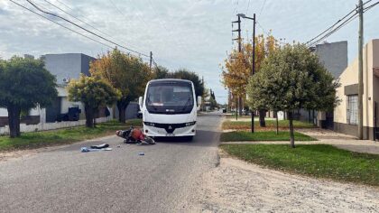 <span style='color:#f000000;font-size:14px;'>LOCALES</span><br>Choque entre un colectivo y una motocicleta item-thumbnail