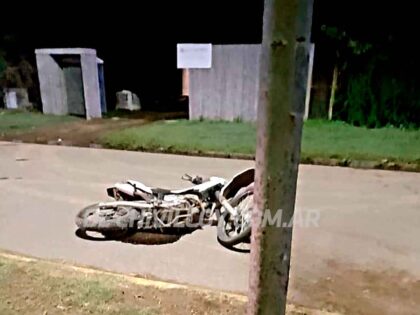<span style='color:#f000000;font-size:14px;'>POLICIALES</span><br>Tragedia en el Acceso Eva Perón: un joven murió y una chica está grave tras chocar en moto item-thumbnail
