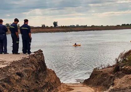 <span style='color:#f000000;font-size:14px;'>REGIONALES</span><br>Dos personas cayeron al Río Salado en Roque Pérez: una fue rescatada y otra sigue desaparecida item-thumbnail