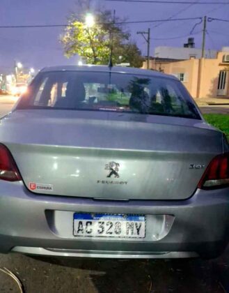<span style='color:#f000000;font-size:14px;'>LOCALES</span><br>El conductor de un automóvil realizó una maniobra indebida y provocó la colisión con una moto <span style='color:#f000000;font-size:14px;'>LOCALES</span><br>El conductor de un automóvil realizó una maniobra indebida y provocó la colisión con una moto