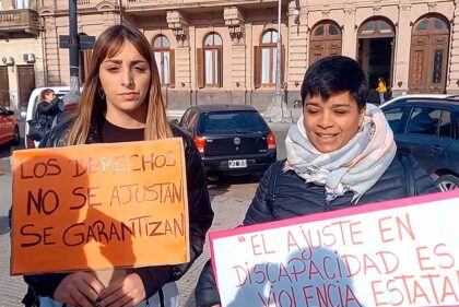 <span style='color:#f000000;font-size:14px;'>FUE ESTE JUEVES</span><br>Marcha en la Plaza Principal bajo la consigna de que la discapacidad atraviesa una situación de emergencia item-thumbnail