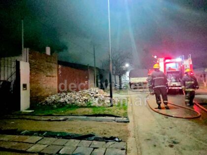 <span style='color:#f000000;font-size:14px;'>ACTUALIDAD</span><br>Rápida respuesta de bomberos ante el incendio en una vivienda. Importantes daños item-thumbnail