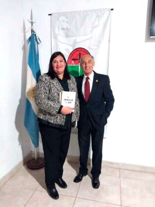 <span style='color:#f000000;font-size:14px;'>CULTURA</span><br>Horacio Vero presentó sus libros en Entre Ríos <span style='color:#f000000;font-size:14px;'>CULTURA</span><br>Horacio Vero presentó sus libros en Entre Ríos