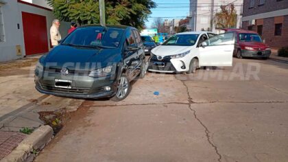 <span style='color:#f000000;font-size:14px;'>SINIESTRO VIAL</span><br>Varios vehículos involucrados en un accidente originado por una maniobra intentando esquivar una moto item-thumbnail