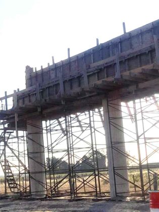 <span style='color:#f000000;font-size:14px;'>ACTUALIDAD</span><br>Avanza la obra de la Autovía en la Ruta 5: colocaron el puente de acceso a García item-thumbnail