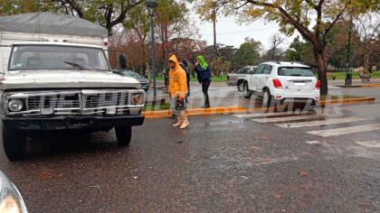 <span style='color:#f000000;font-size:14px;'>SINIESTRO VIAL</span><br>Violento choque en calles 9 de Julio e Hipólito Yrigoyen item-thumbnail