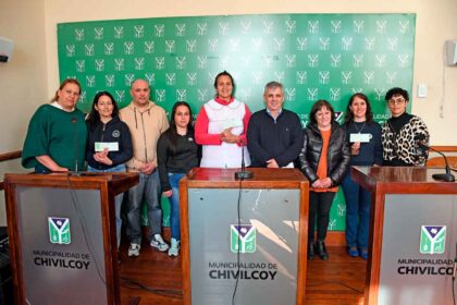 <span style='color:#f000000;font-size:14px;'>ACTUALIDAD</span><br>Britos entregó cheques a tres instituciones educativas item-thumbnail