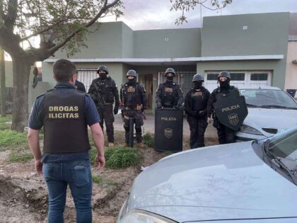 <span style='color:#f000000;font-size:14px;'>POLICIALES</span><br>Detienen a dos personas por comercialización de cocaína y marihuana item-thumbnail