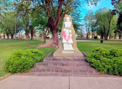 <span style='color:#f000000;font-size:14px;'>ACTUALIDAD</span><br>Vandalismo en la plaza 9 de Julio item-thumbnail