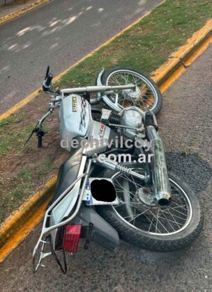 Motociclista menor de edad sufrió grave caída en avenida céntrica item-thumbnail